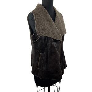 NWT WOMAN Brown Sherpa Lined Shawl Collar Zip Up Vest Jacket Asymmetric USA M